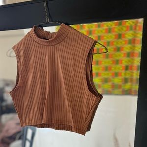 Two piece set in brown